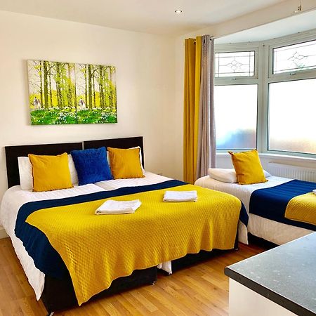 London Studio Apartments, Private Bathrooms And Parking Ilford Exterior photo