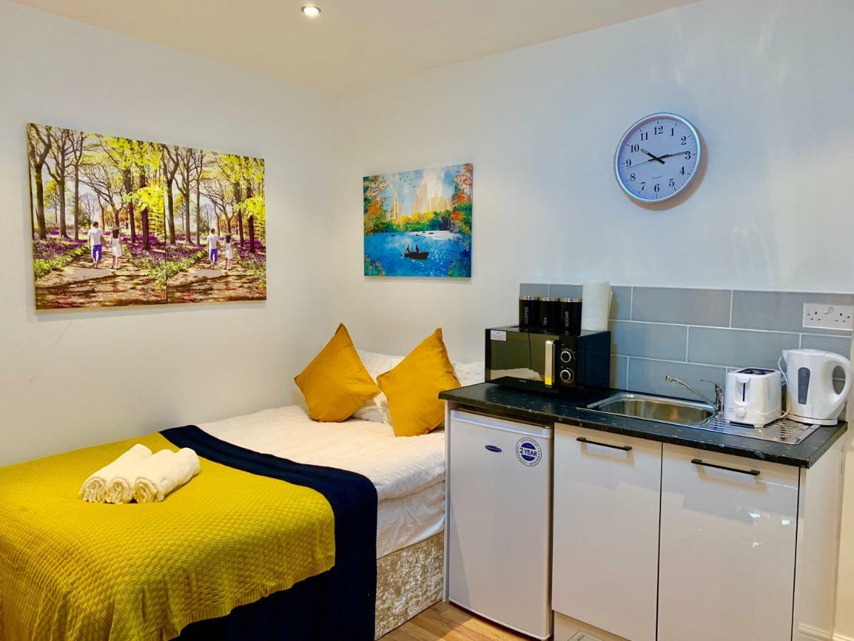 London Studio Apartments, Private Bathrooms And Parking Ilford Exterior photo